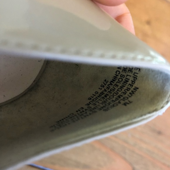 Heels - Picture 4 of 4